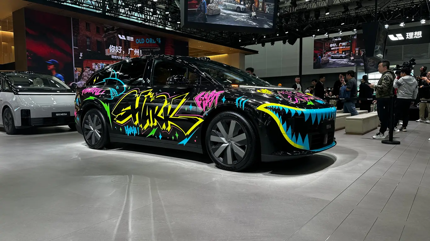 Автосалон в Гуанчжоу 2025 / Lixiang i6