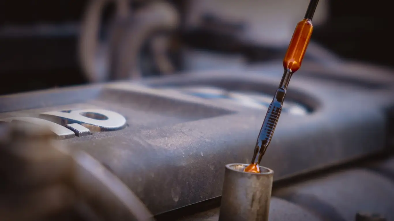 Масляный щуп в автомобиле