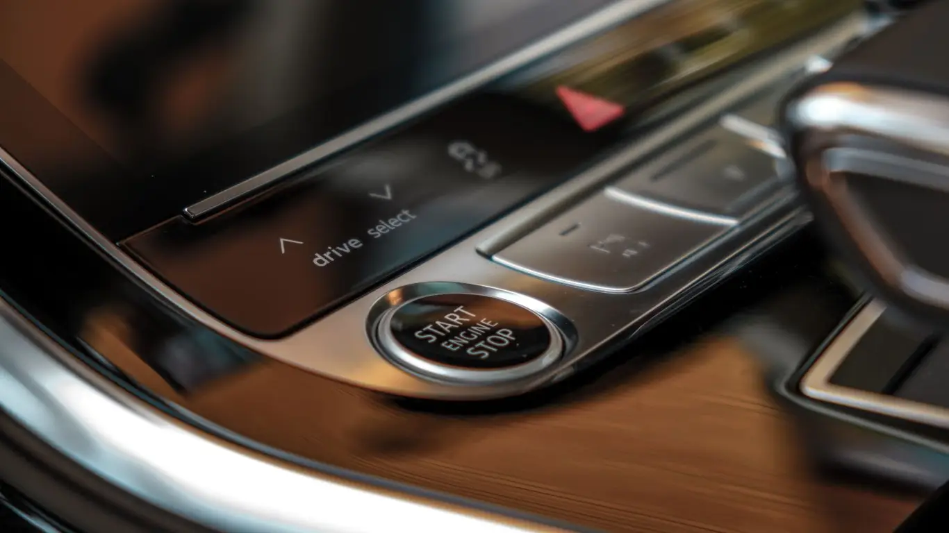 Кнопка системы старт-стоп