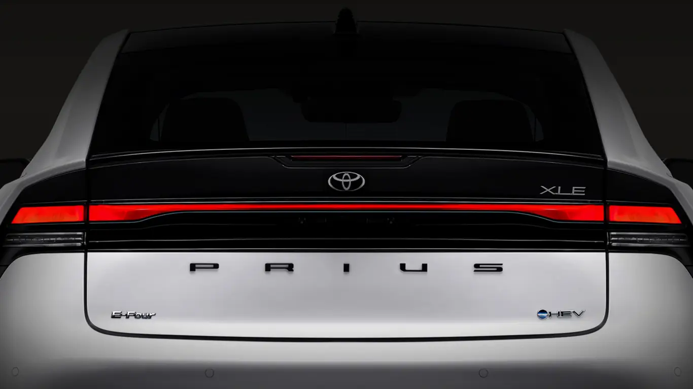 Toyota Prius HEV AWD XLE