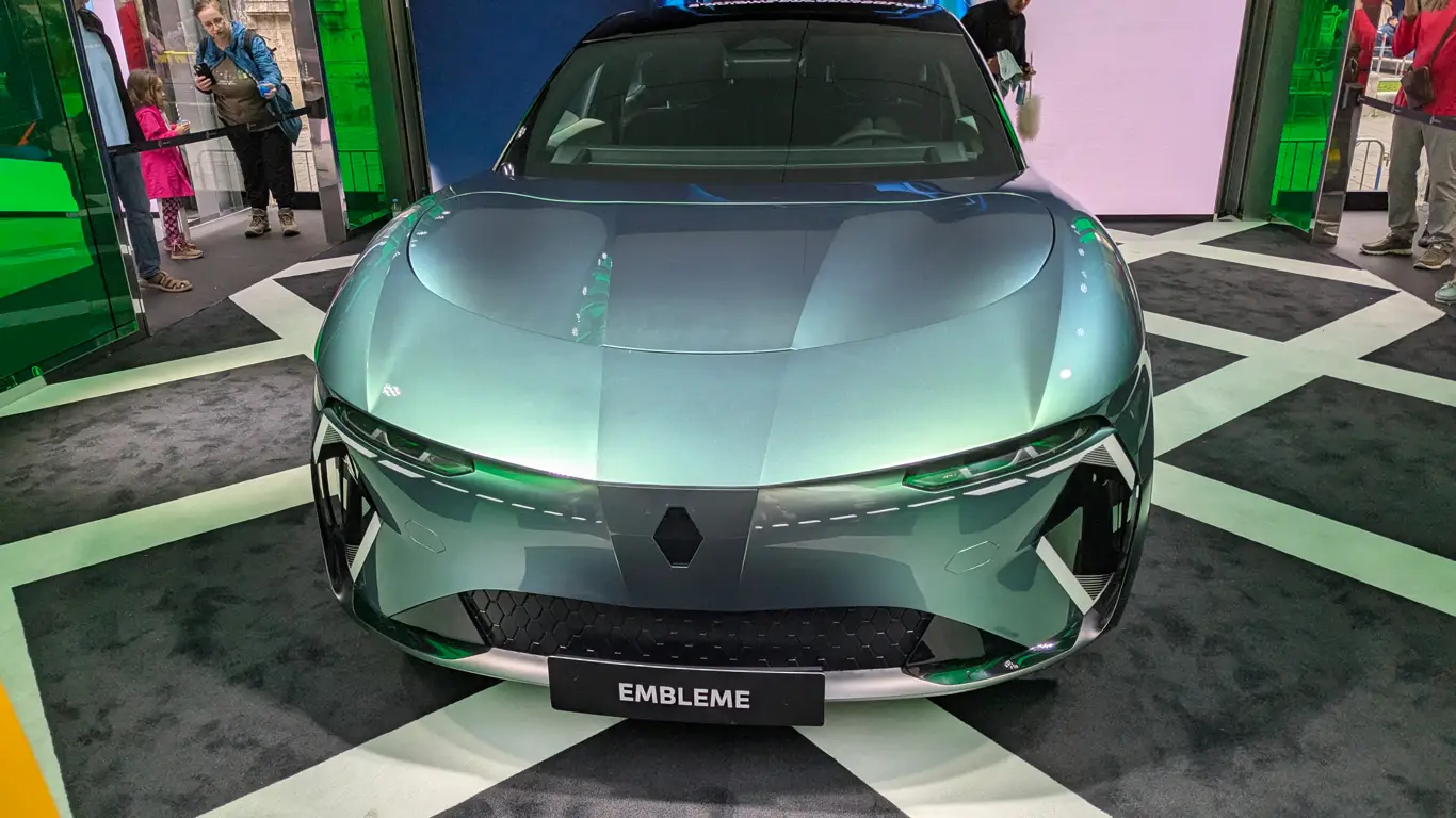 IAA 2025 / Renault Embleme