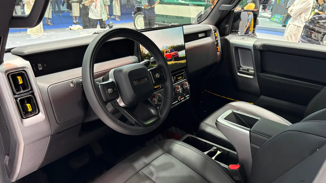 Автосалон в Чэнду 2025,iCAR V23