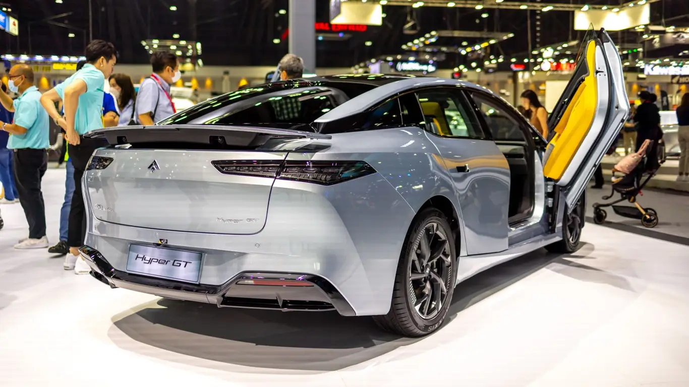 Даже китайцы будут в шоке: в Шанхае дебютирует роботакси с 48-ядерным процессором