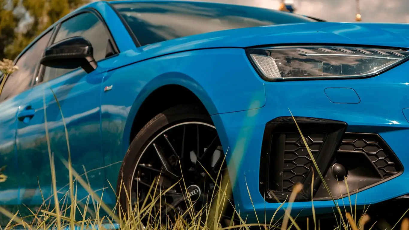 Как выгодно продать машину после аварии: в России их продают онлайн, как в США