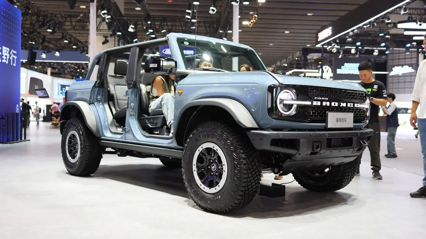 Новый Ford Bronco оказался под запретом в США: теперь на нем нельзя ездить