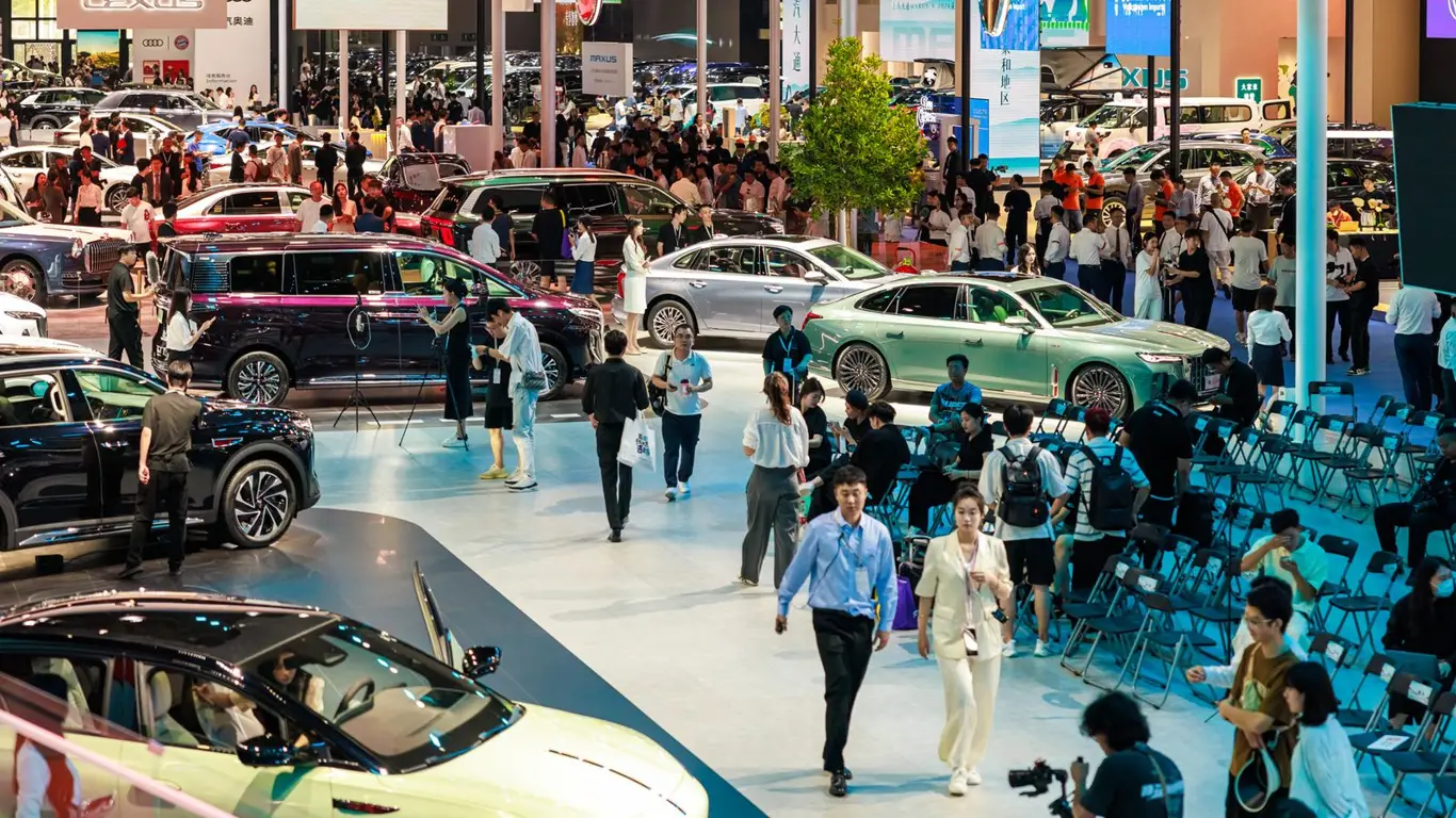 Теперь даже богатые автолюбители пересядут на LADA: дешевые машины экономят деньги и нервы