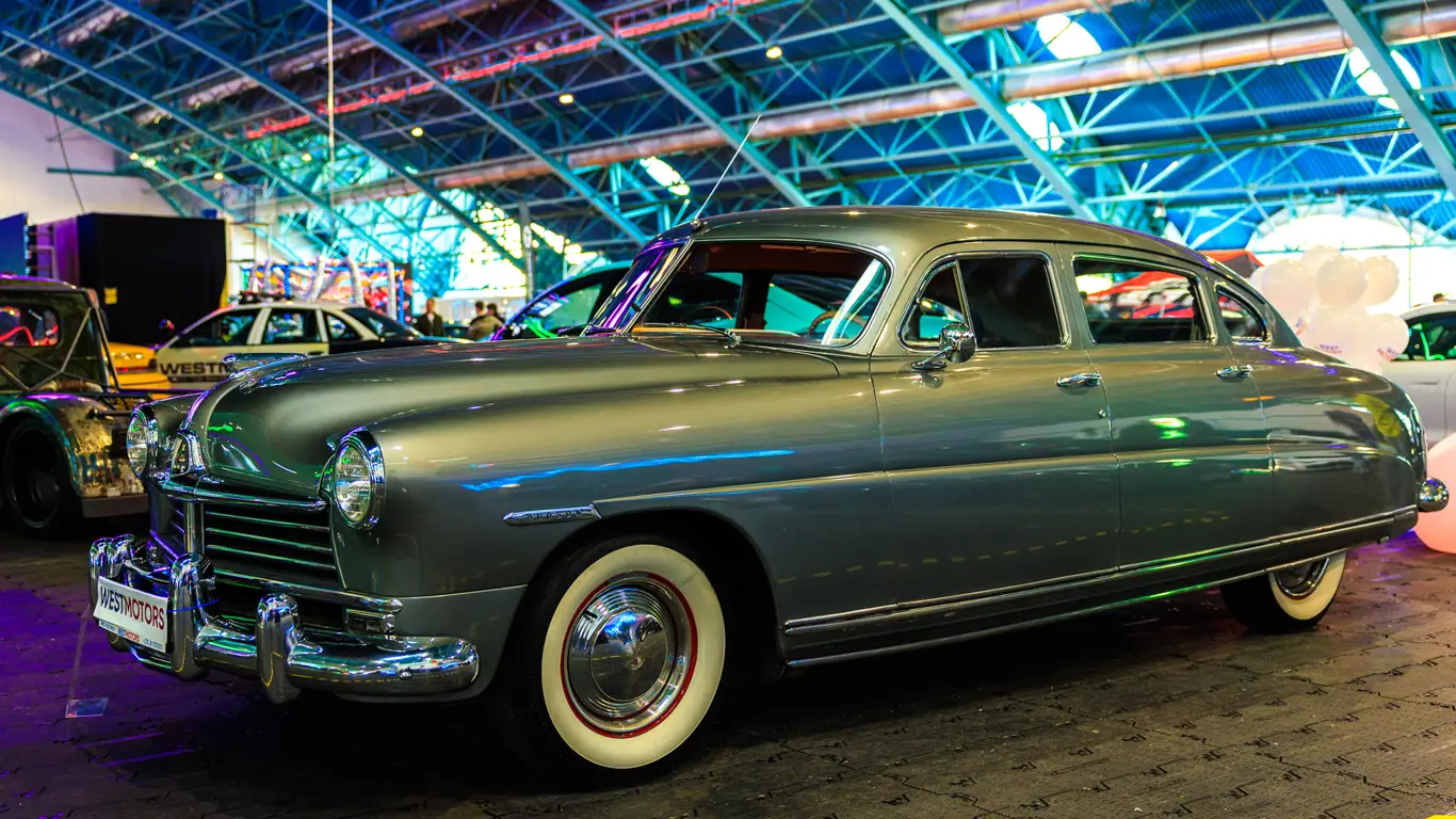 В Минске представили легенду автокультуры: редкий ретро-экспонат покорил зрителей