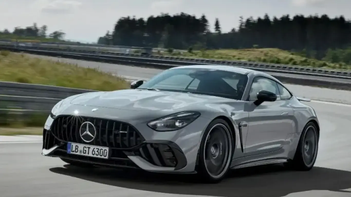 Один из самых мощных автомобилей лета: дебют новой звезды премиум-класса
