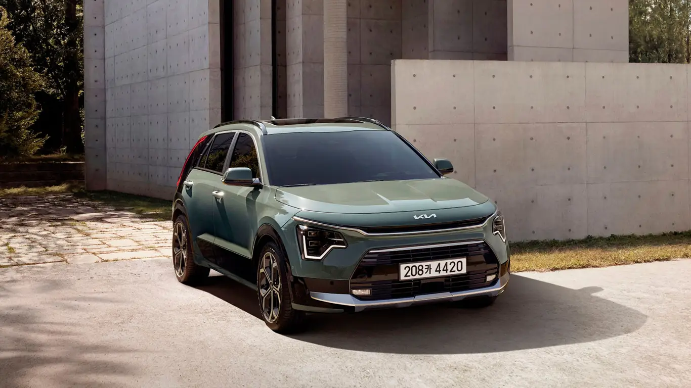 Безопасность, стиль и комфорт: Kia Niro в новой версии удивит даже скептиков