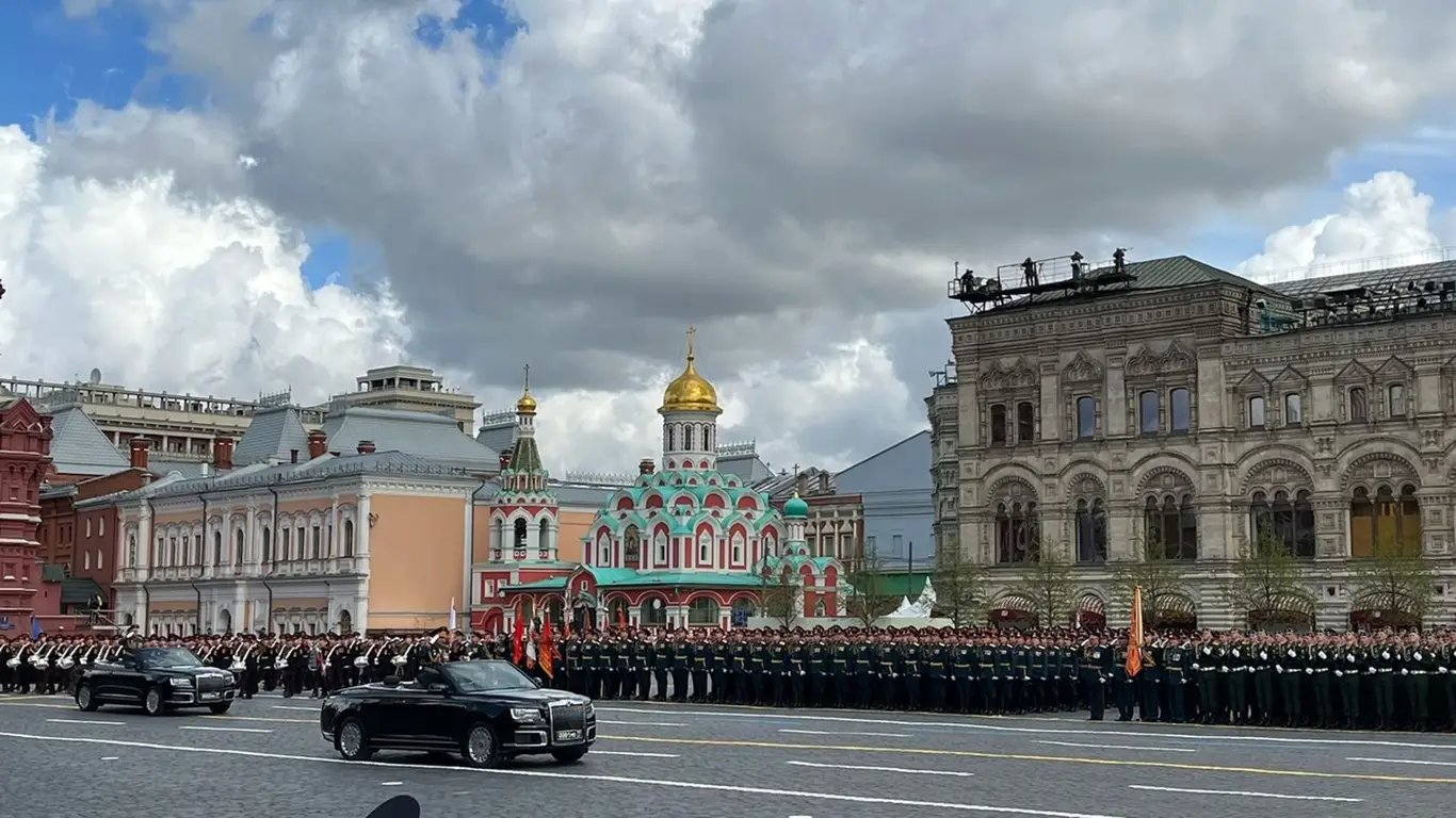 От лошадей до гибридов: эволюция парадных кабриолетов Победы