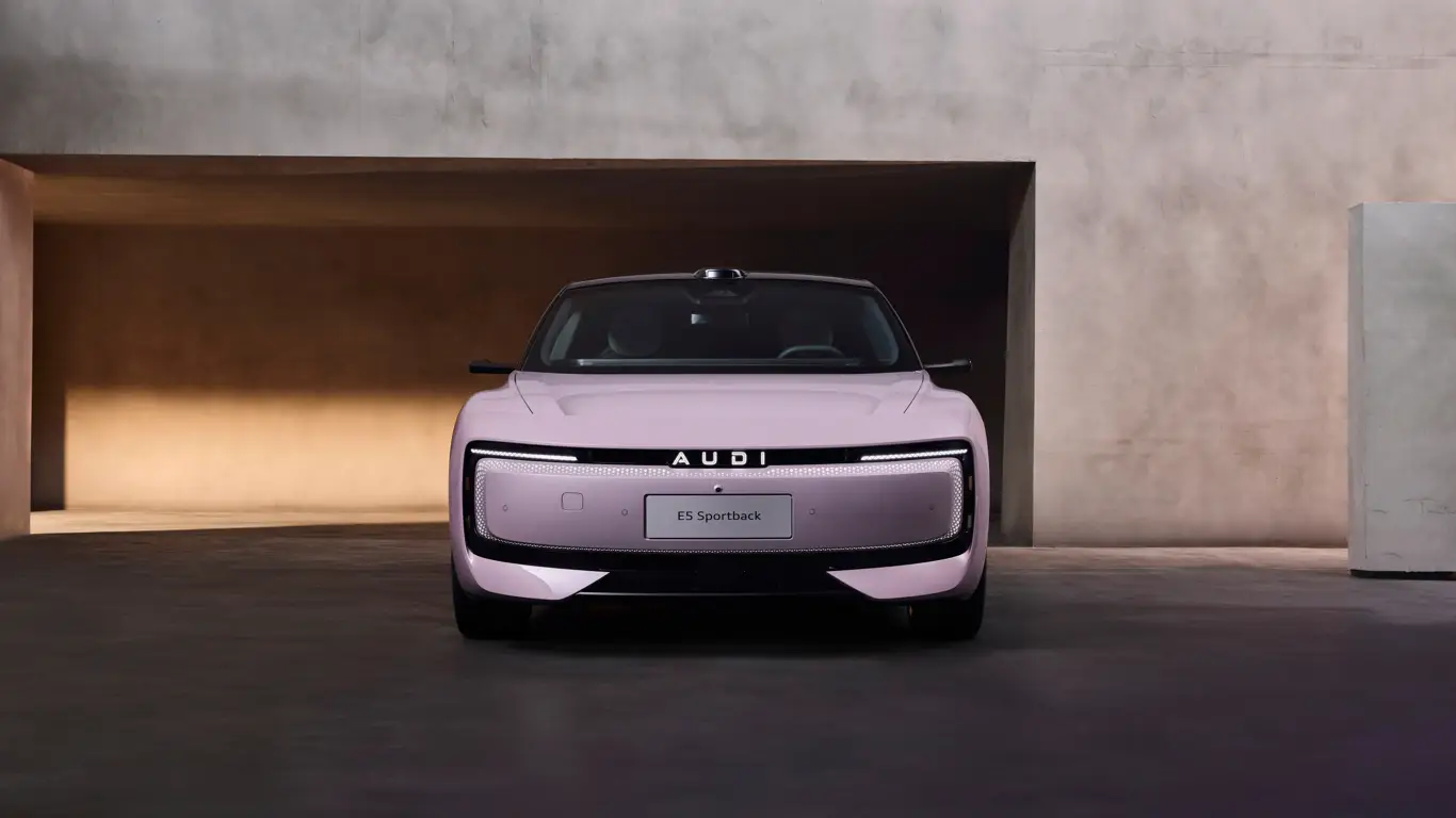 AUDI E5 Sportback: электрокроссовер с рекордной мощностью и коробкой для обуви вместо багажника