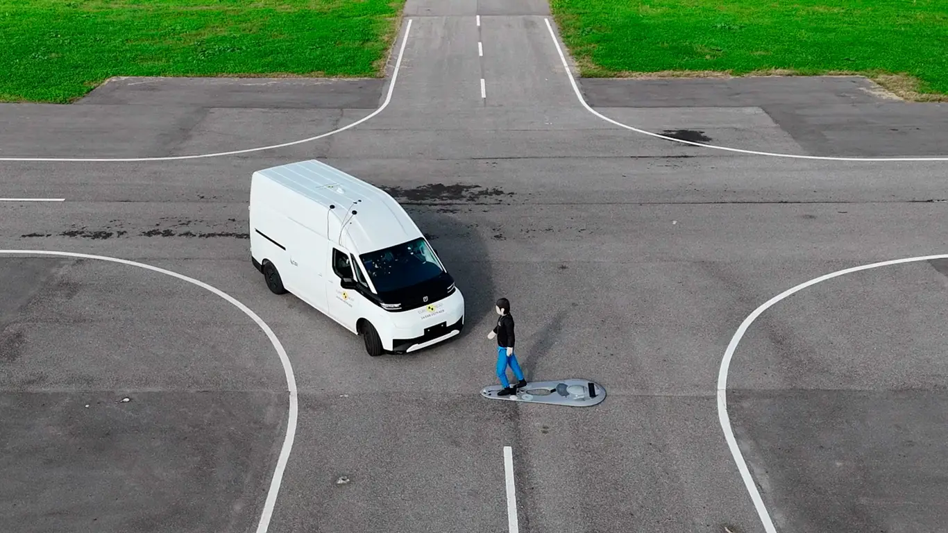 Фургоны с интеллектом: эти модели спасут водителя до того, как он успеет среагировать