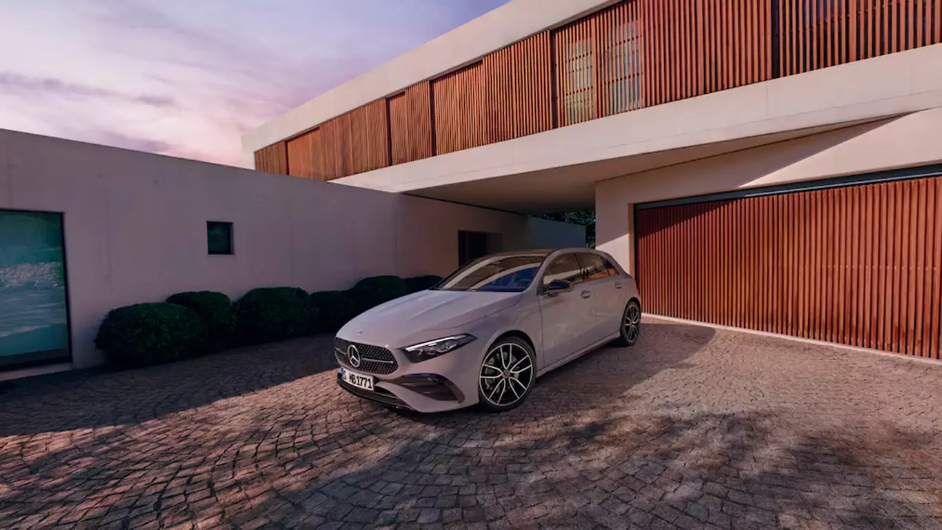 Немцы пошли в отрыв: Mercedes завалил Европу премиальными новинками