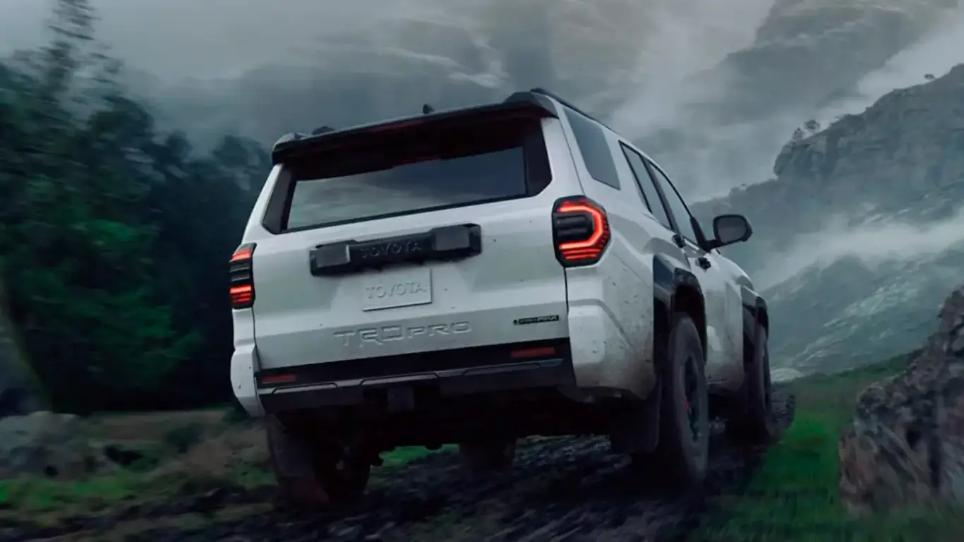 Настоящий самурай на бездорожье: японский внедорожник снова в России — все ахнули от цены