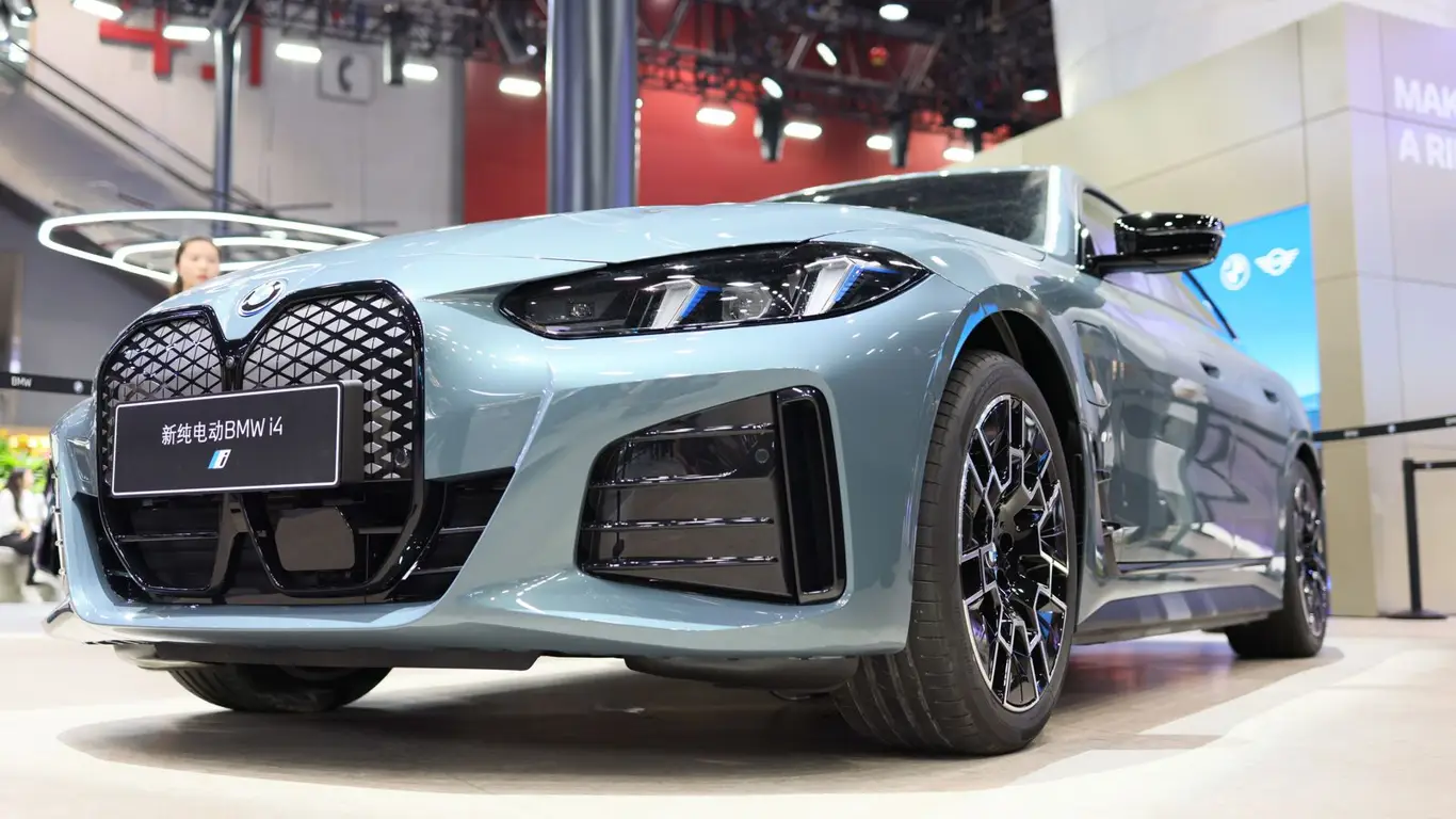 В Европе фильтры и подушки, в России — пустые кузова: чей автопромом лучше