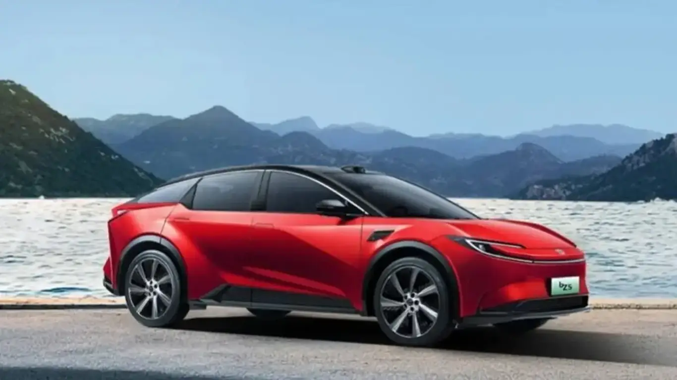 Кроссоверы, седаны и флагманы: Toyota и Lexus меняют правила игры на рынке