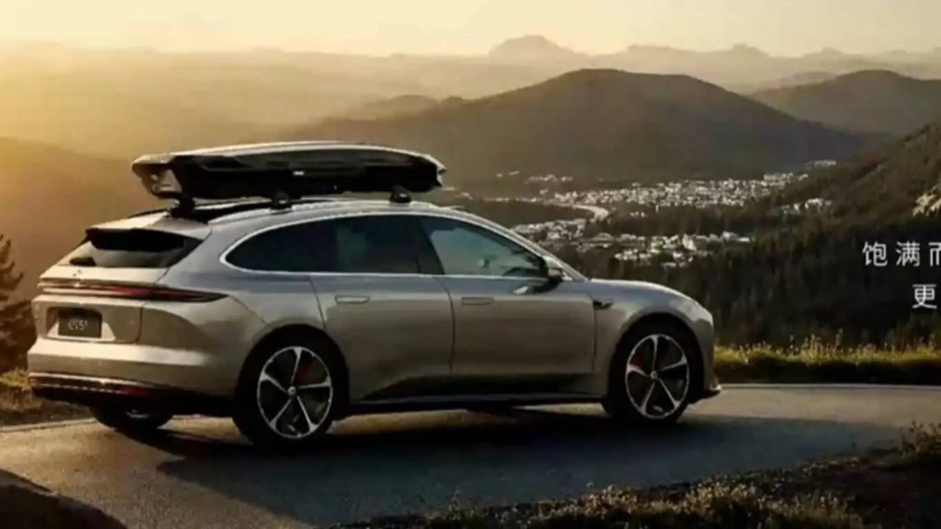 Новое поколение NIO ET5 и ET5T: полноприводный электрошик с HUD и массажем уже у дилеров