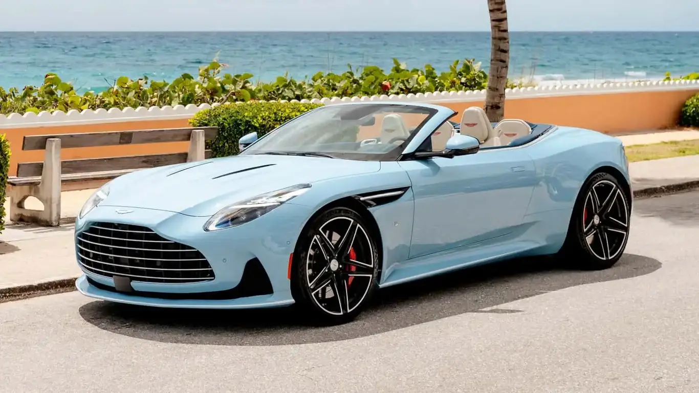 Там дерево в автомобилях вы еще не видели: Aston Martin представил пляжный кабриолет