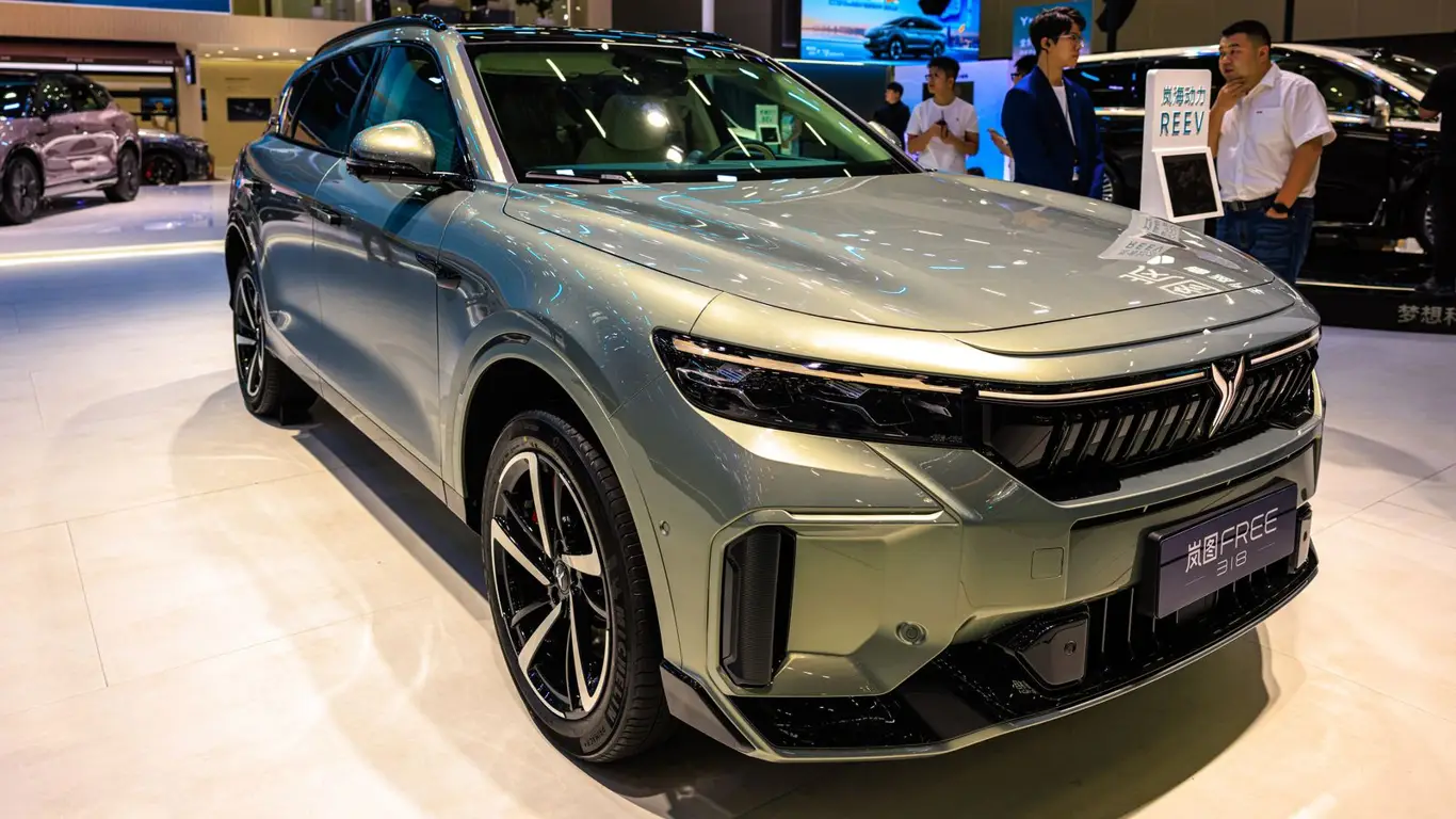 У этих машин не было русского языка: владельцам обещают всё бесплатно