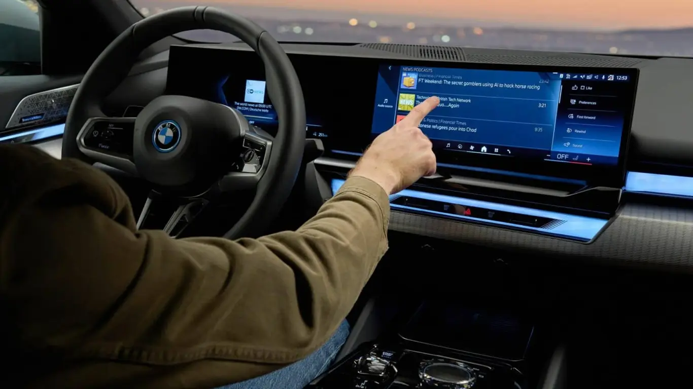 Экран против кнопки: BMW рискует безопасностью ради технологий