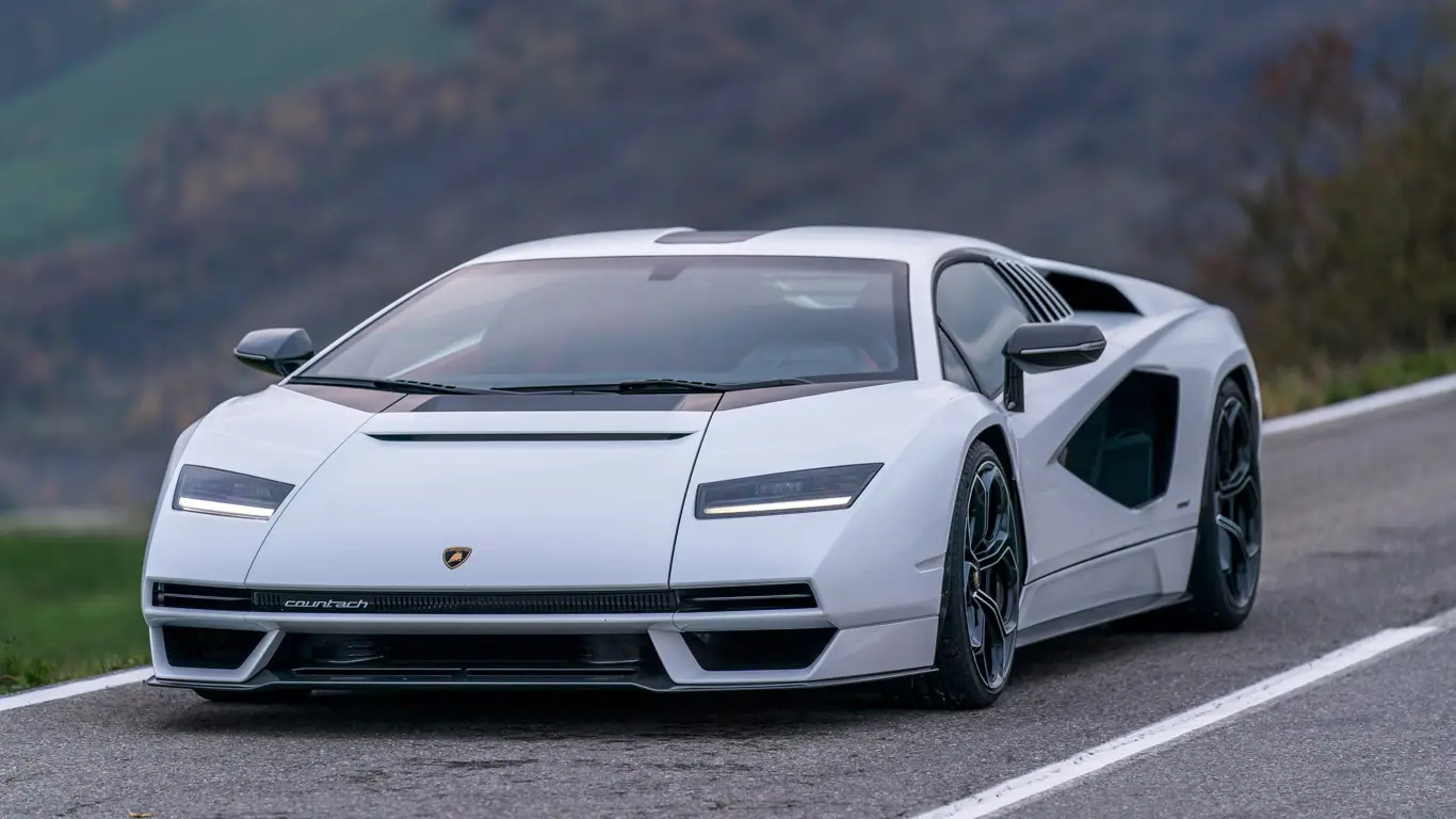 Безумно богатые россияне: в Москве засветился суперредкий Lamborghini, стоимость которого страшно произносить вслух