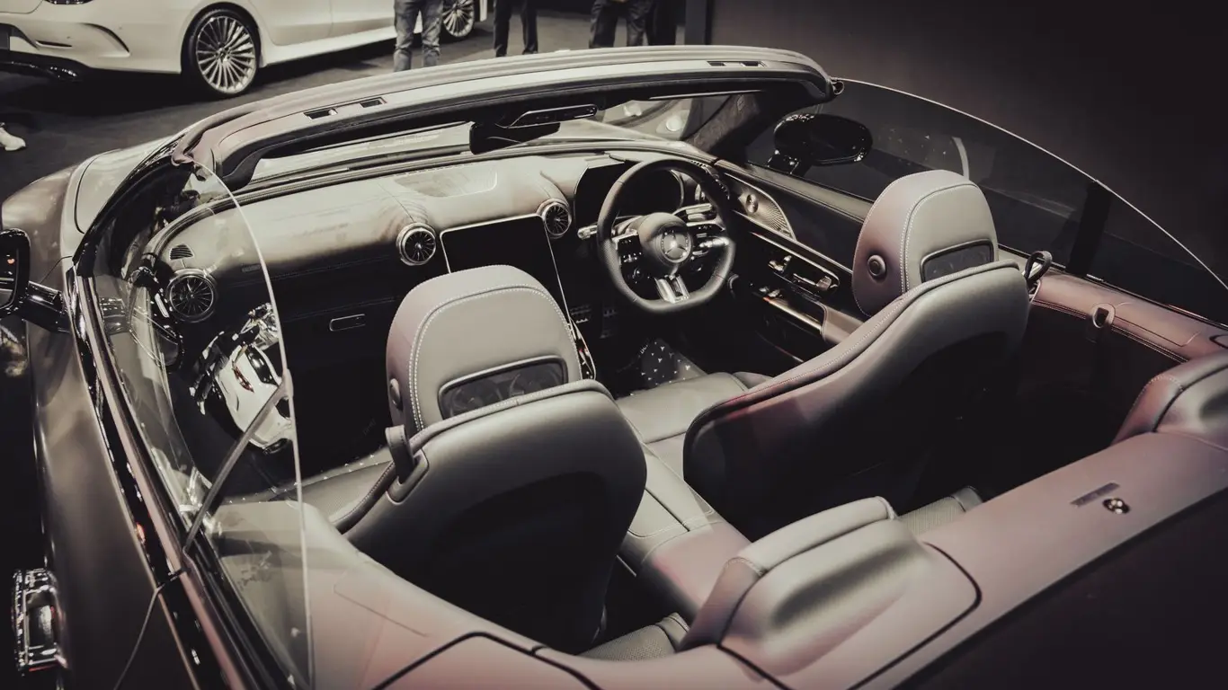 Ветер в волосах и не удар по бюджету: самые дешевые кабриолеты у дилеров