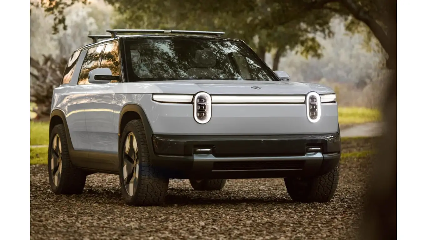 Rivian R2 с революционной подвеской: электровнедорожник, который всё изменит