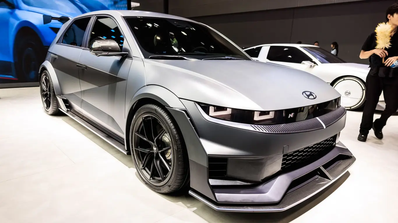 Hyundai россиянам не достанется: компания сокращает выпуск электромобилей из-за дефицита