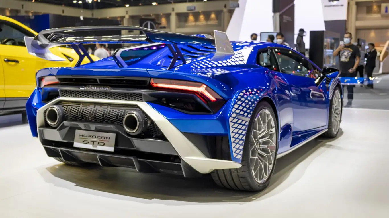 Электрорам не место: легендарный итальянский бык будет с выхлопом