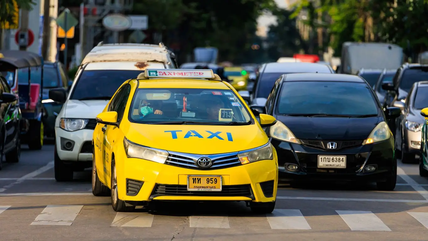 Минус иностранки: как изменится рынок такси в РФ с марта