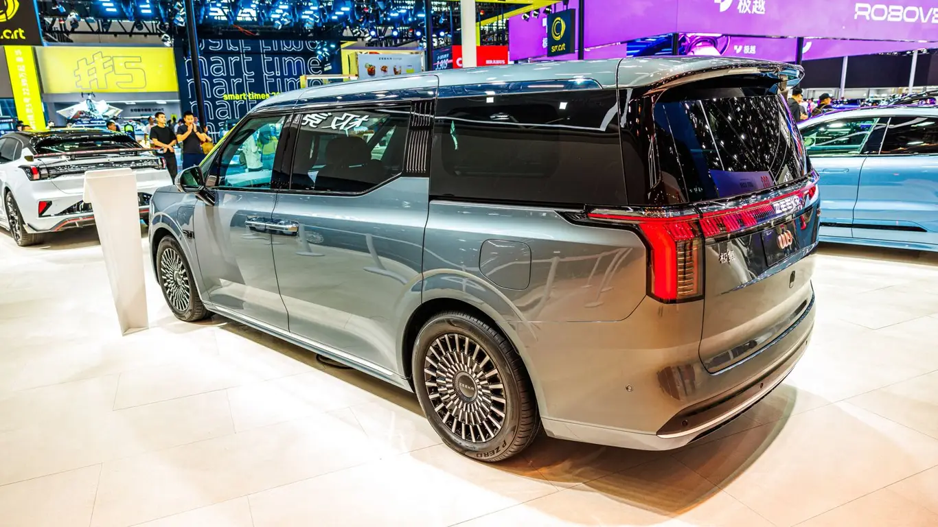 Китайцы рвутся в люкс: полмиллиона авто за рекордный срок