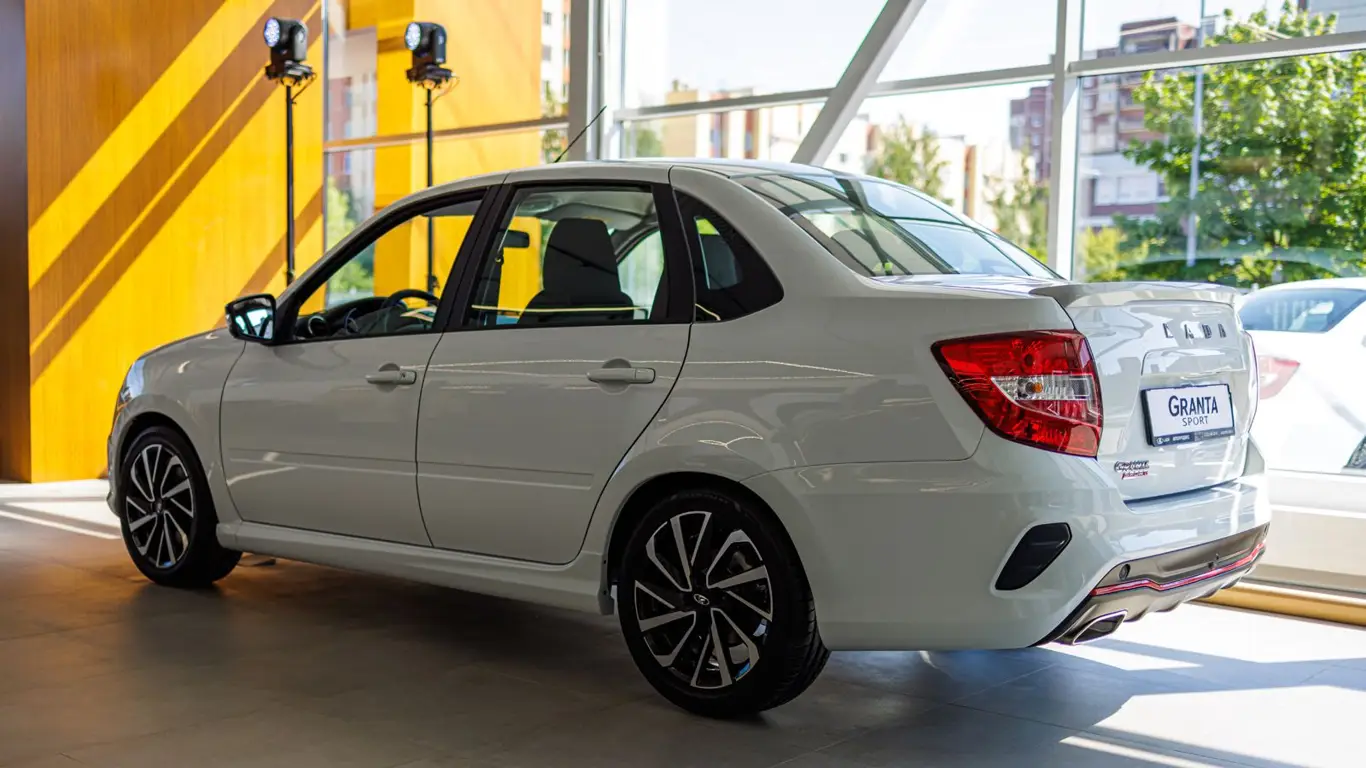 Бюджетный «псевдовнедорожник» от АвтоВАЗа: Granta Active Cross выходит на рынок