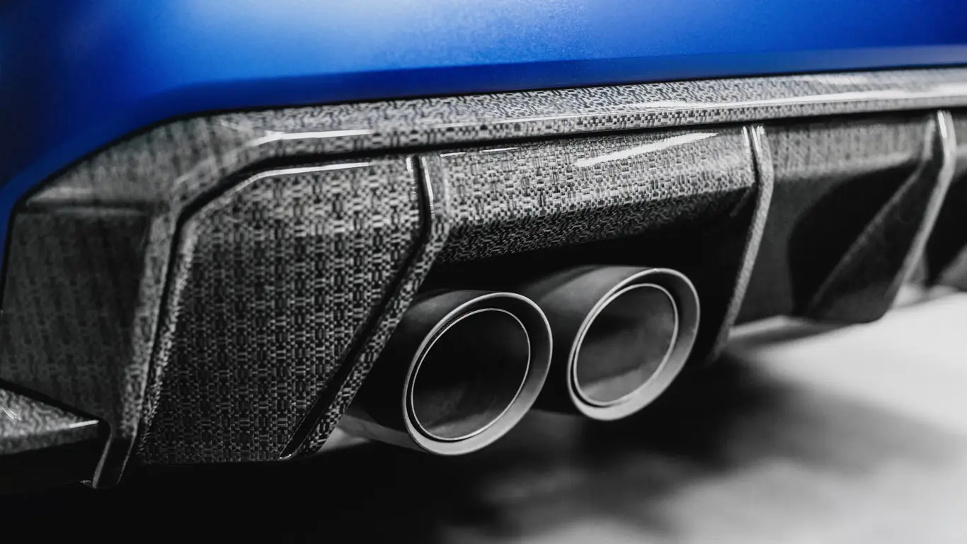 BMW выбросила карбон в мусор — теперь делает тачки из травы