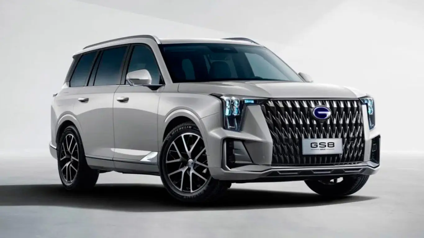 Дракон выходит на охоту: обновленный GAC GS8 стал еще длиннее и роскошнее