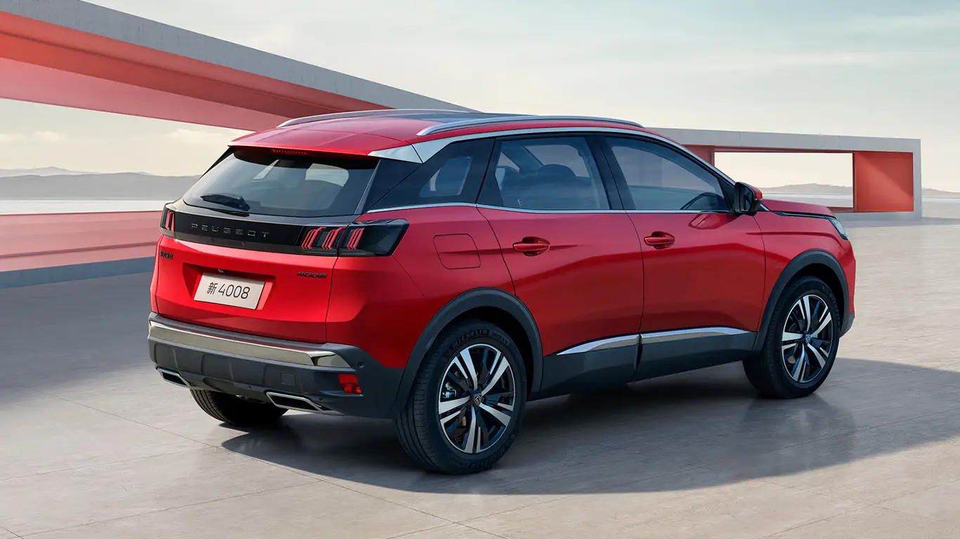 Французы не сдаются: стильный кроссовер решил конкурировать в РФ с китайцами несмотря на санкции