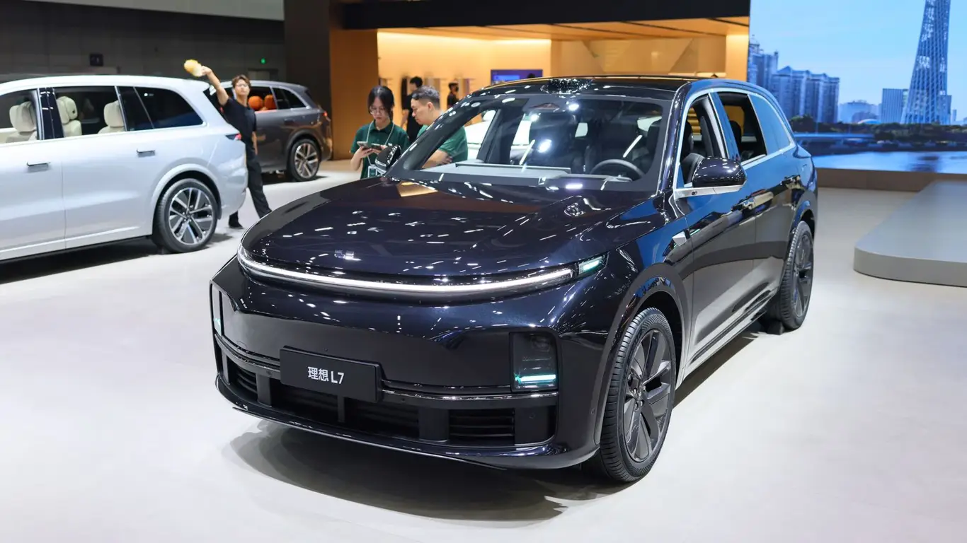 Российским автолюбителям опять повезло: машины Li Auto блокировать не будут