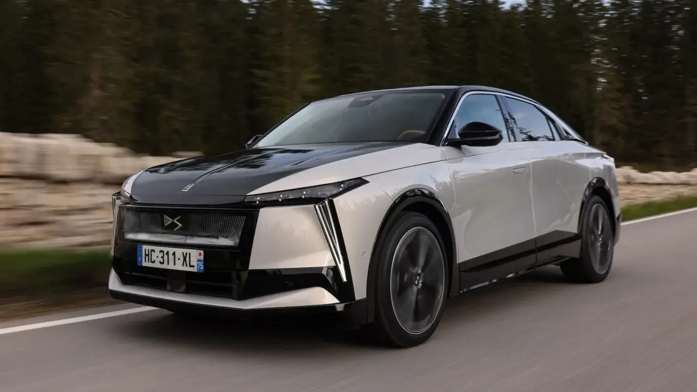 Роскошь, доступная массам: французский люкс от DS без лишних опций