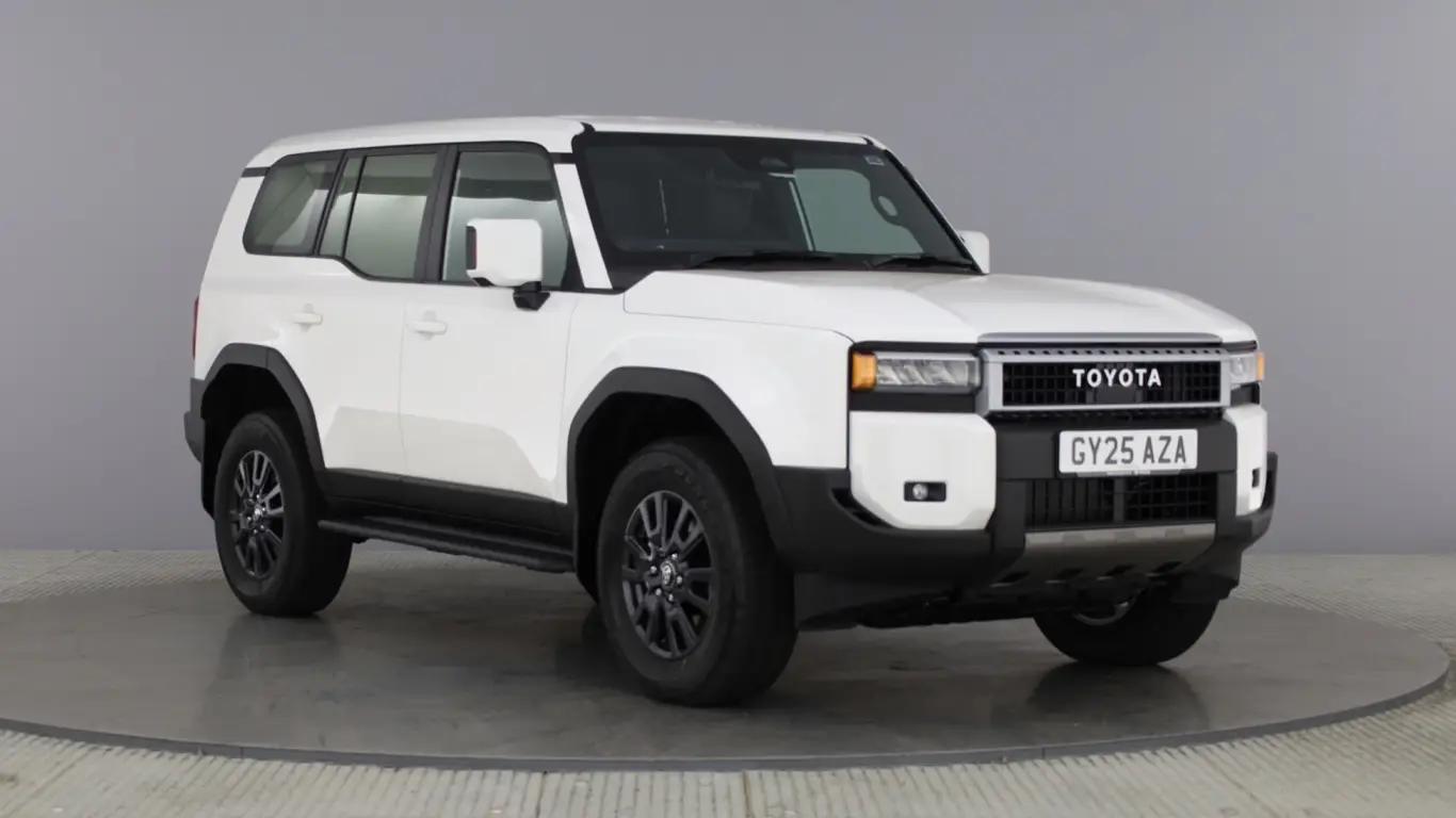 Такого Крузака россияне еще не видели: люксовый внедорожник стал рабочей лошадкой