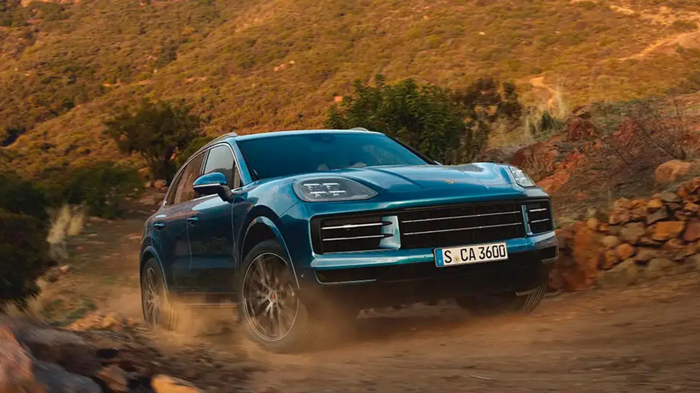 Три в одном: Porsche Cayenne предложит бензин, гибрид и батарейку