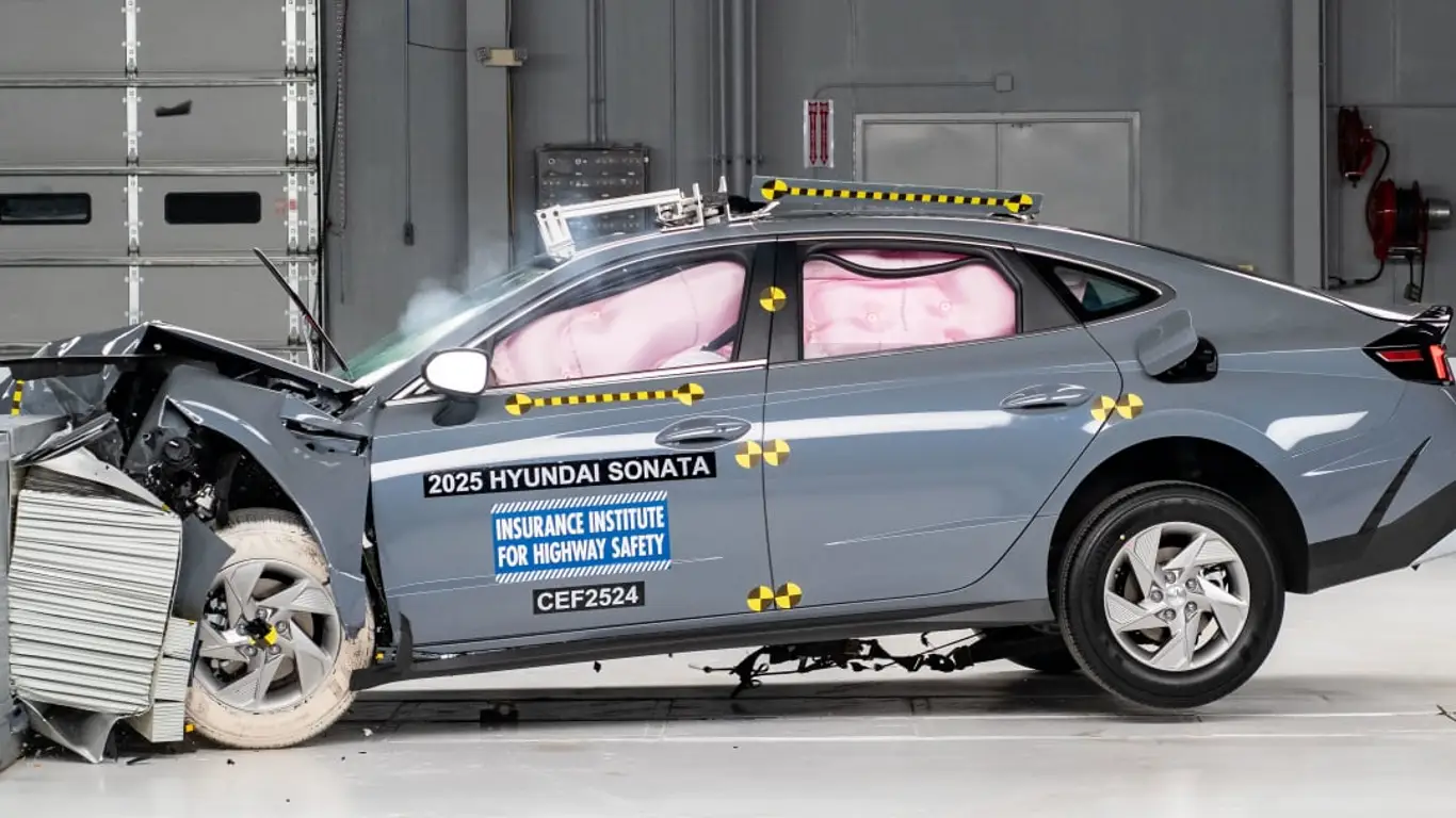 Неожиданный лидер рейтинга безопасности IIHS 2025: Volvo уже не самый безопасный автомобиль в мире