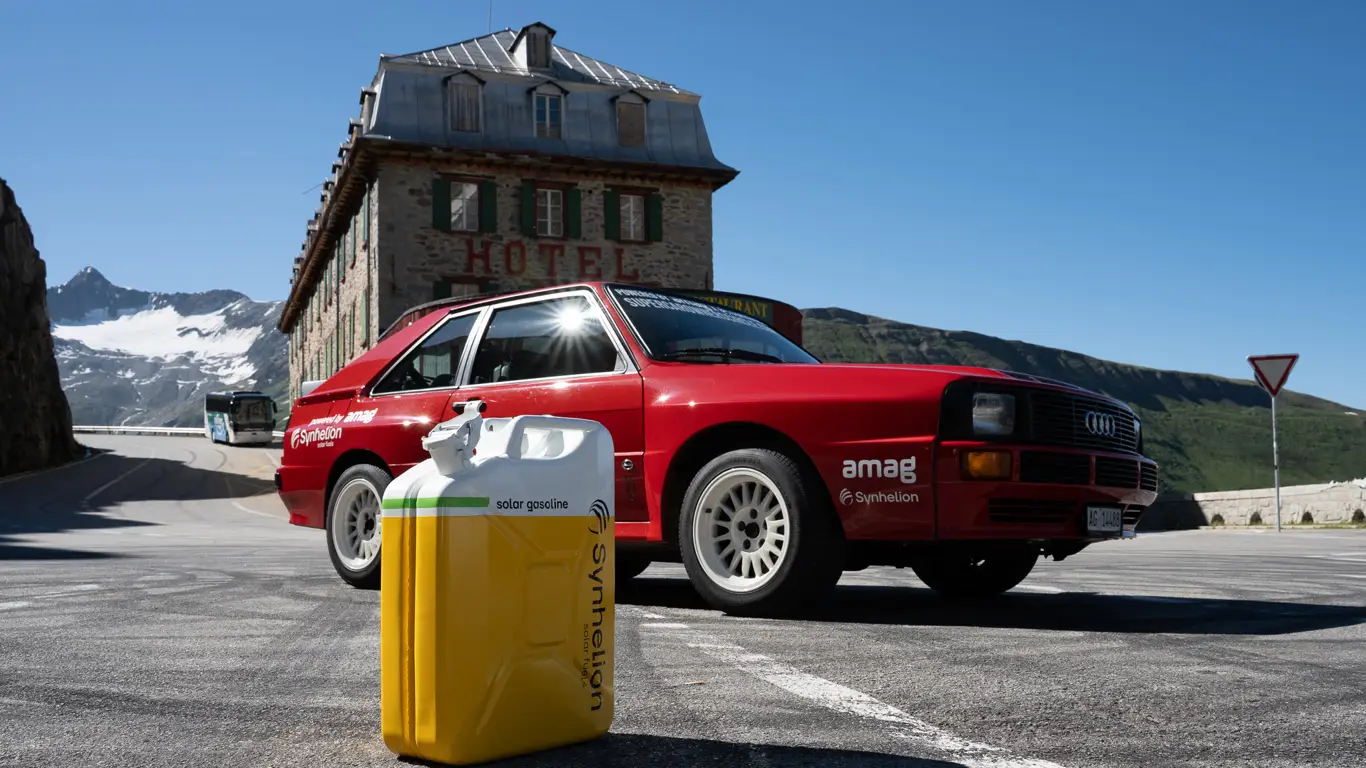 Солнце в баке: легендарный Audi впервые заправили солнечным бензином