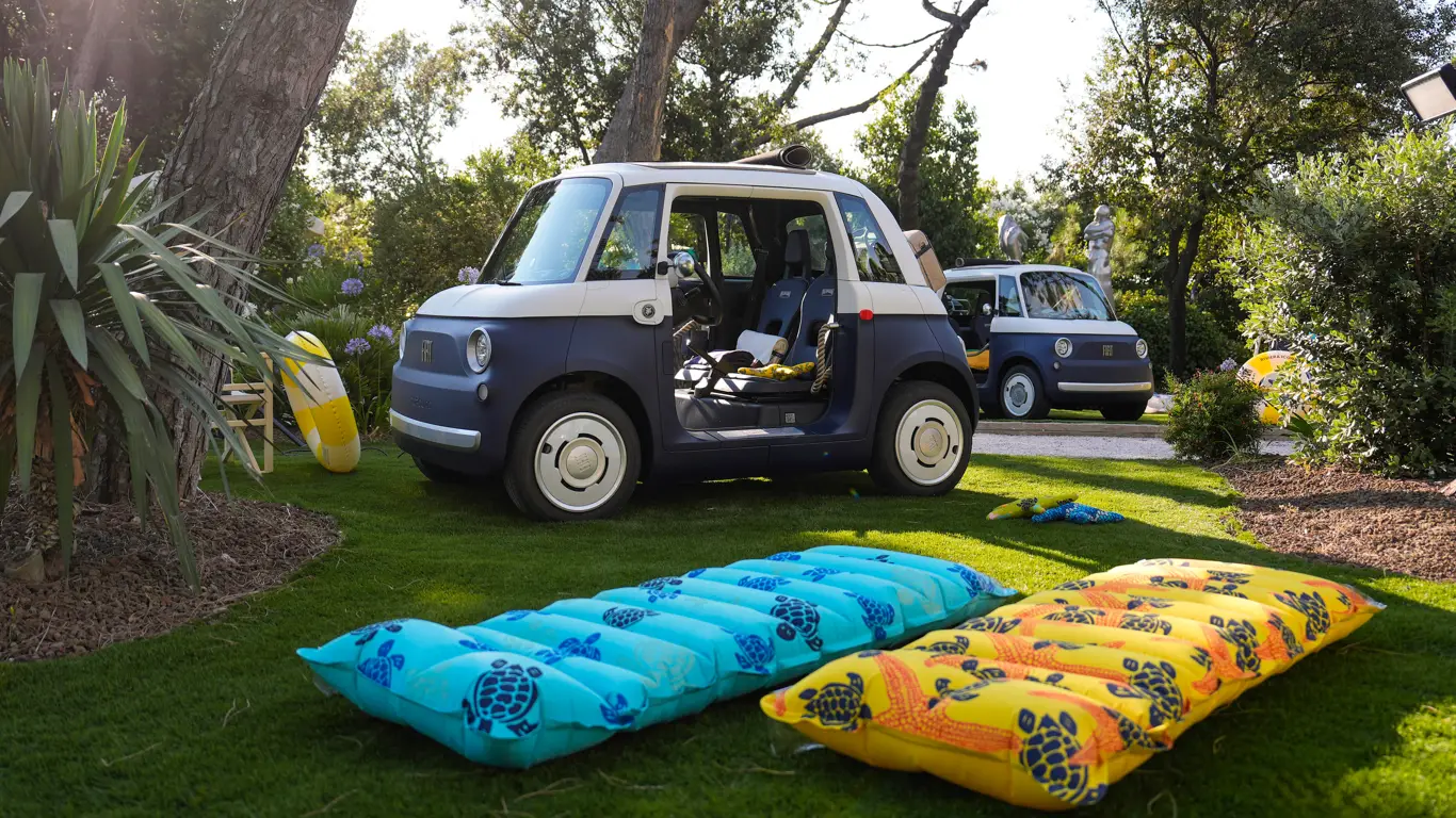 Vilebrequin и FIAT выпустили авто мечты для отпускников: красивое, как закат в Сен-Тропе