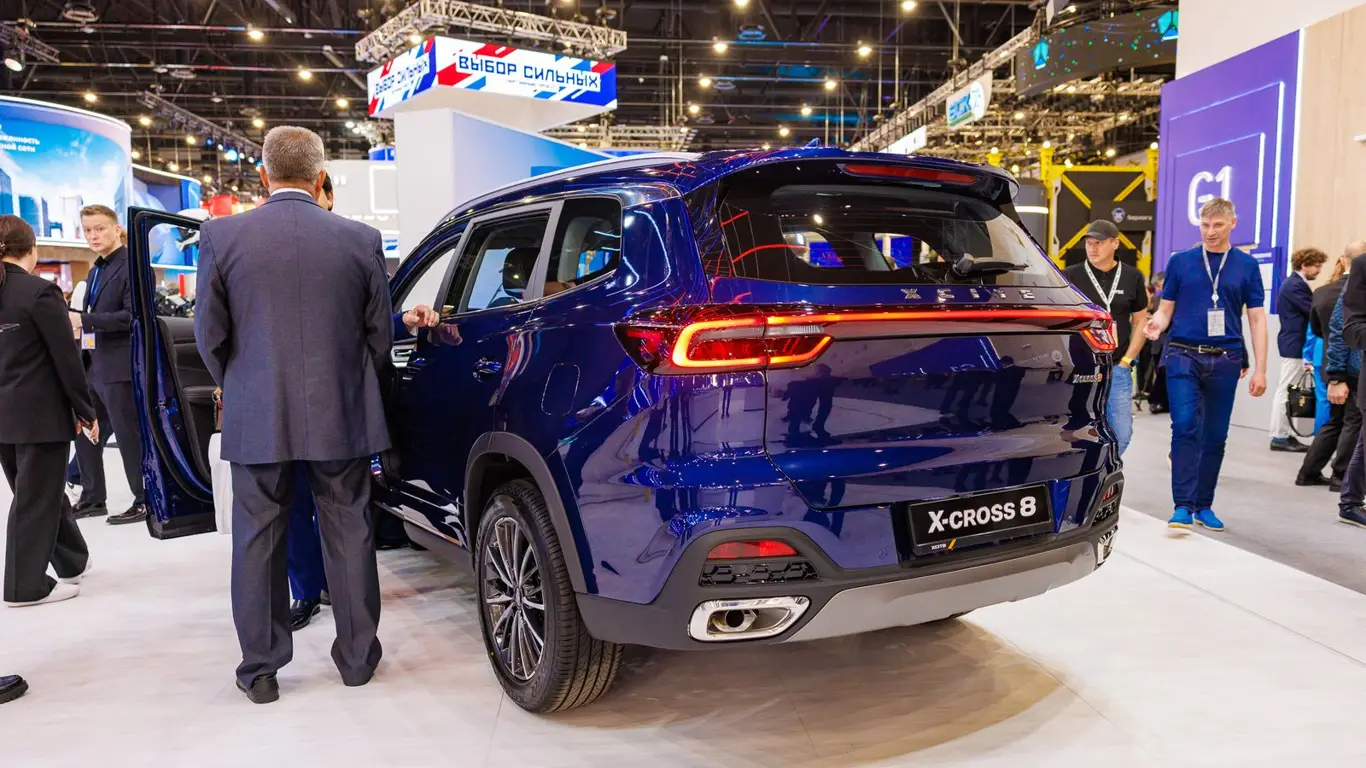 Успех по-ВАЗовски: автомобили раздают за бесценок ради высоких показателей