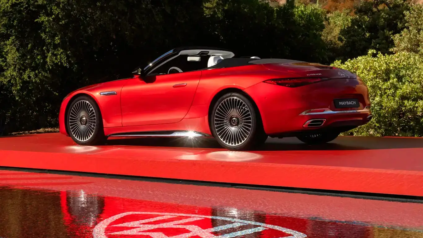 Кабриолет за 45 миллионов: с небольшой задержкой до России добралась самая роскошная модель