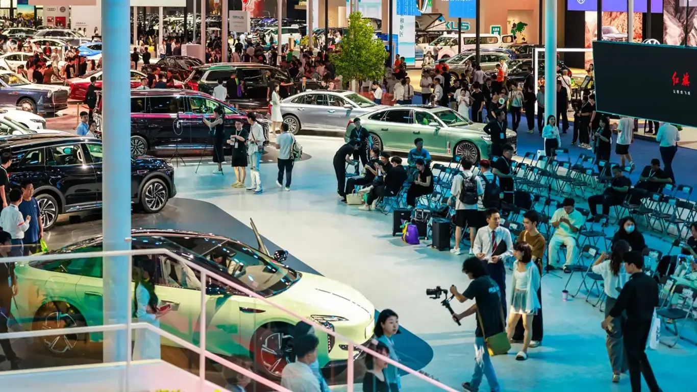 Теперь все поняли кто есть кто: Россия скоро полностью откажется от китайских авто