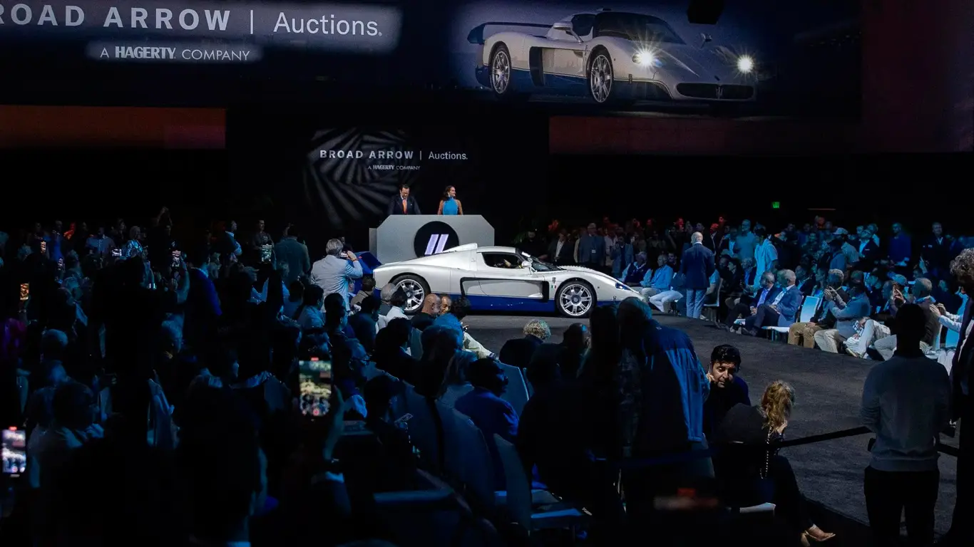 4,8 млн евро за легенду: MC12 стал самым дорогим Maserati современности