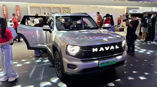 Гибрид на 299 сил из Китая очень хочет походить на BMW: Haval приготовил нечто необычное