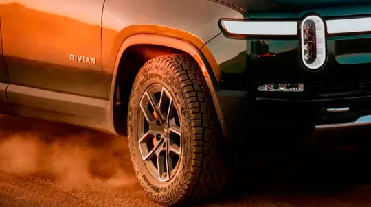 Трамп ударил по электрокарам: Rivian первым пошел на сокращения