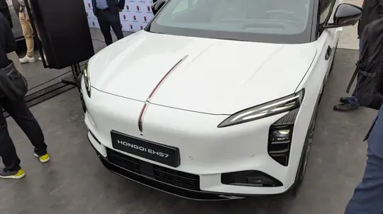 Немцы, учитесь: китайский Hongqi E-HS7 показал, как должен выглядеть премиум