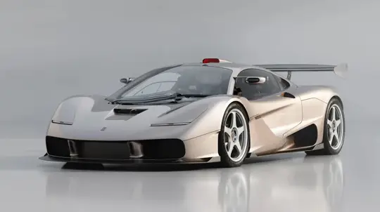 617 сил, 11 000 оборотов и «механика»: спорткар мечты, который уже раскуплен